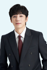 Jin Yi Han