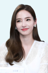 Han Chae Young