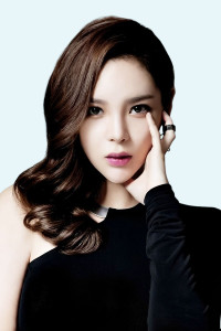 Park Shi Yeon