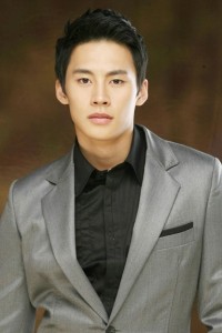 Jung Eun Woo