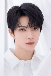 Luo Yizhou