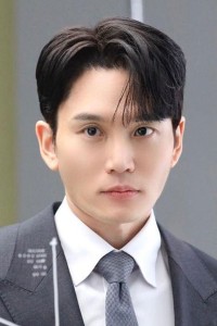 Han Joon Woo