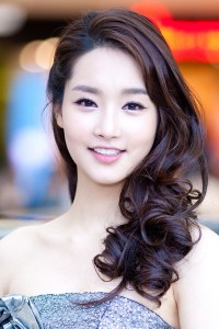 Kim Yoo Mi